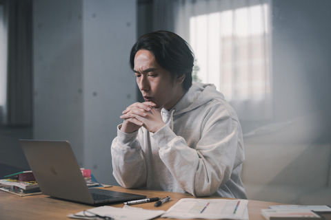 絵師さん、「AI」のせいで仕事依頼がなくなってしまう・・・