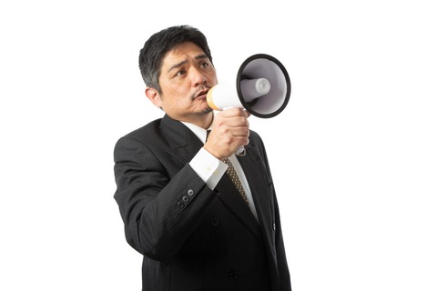会社「君クビ！」社員「ヒエー！」→翌日会社「仕事が回らない！元社員を呼べ！」←これ