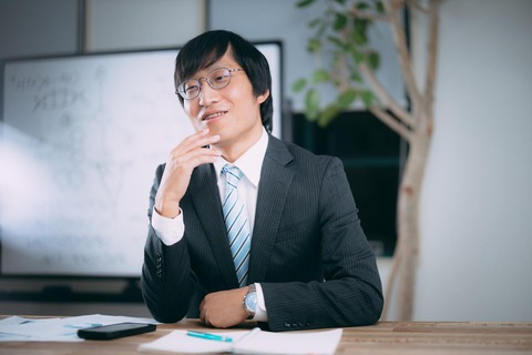 会社「15分前に職場にきて準備お願いします」Xの大半「じゃあ15分の給与支給しろ！準備も業務だ」←これ