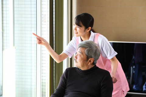 国「人手不足やばいから介護士の給料上げるぞ～」ワイ「あのさぁ…」