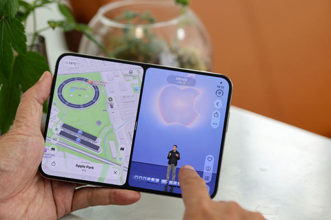 【朗報】「iPhone Duo」発売　30万円超も購入客「やっす、50万でも買う！」