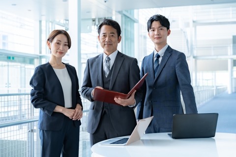 マジで謎なんやけど、日本人ってなんでみんな「会社員」目指すの？