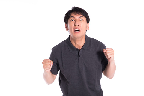 【悲報】日本人「生活保護が労働者と同等の生活を送ろうとするな」