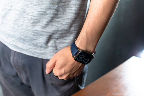 先輩「Applewatch便利！」同期「絶対買うべき！」