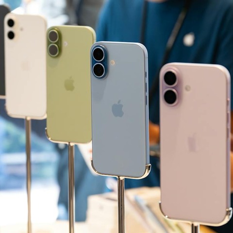 バカ「iPhoneはコスパが悪い！」iPhone「179,800円で買って一年使って155,400円で売れますw」