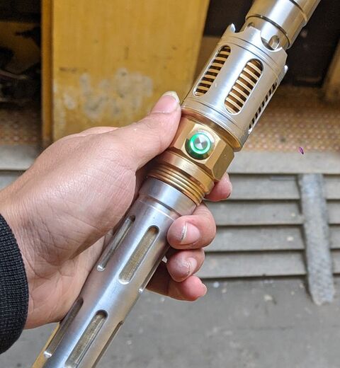 自作レーザーポインター 超カッコイイ Toutanのblog速報ネタ 自作レーザーポインター 超カッコイイ Toutanのblog速報ネタ