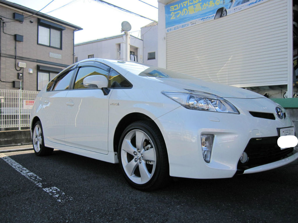 ３０ プリウス車高短 Two Hot
