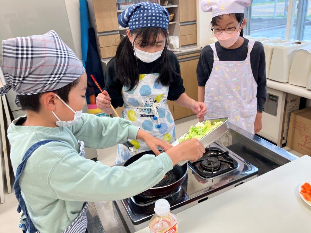 5/13(月) おいしくいためるためには？ : とうや小学校 大好き！
