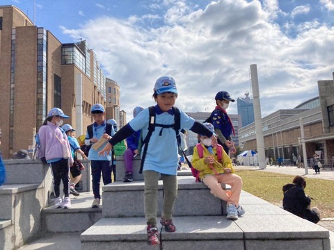 line_695276437100189_1