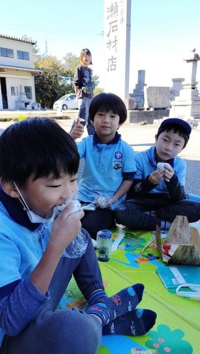 line_89930606381523_1