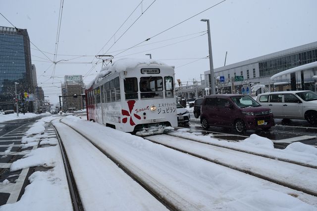 富山駅周辺歩道の雪 観光とやまねっとブログ 富山駅周辺歩道の雪 観光とやまねっとブログ