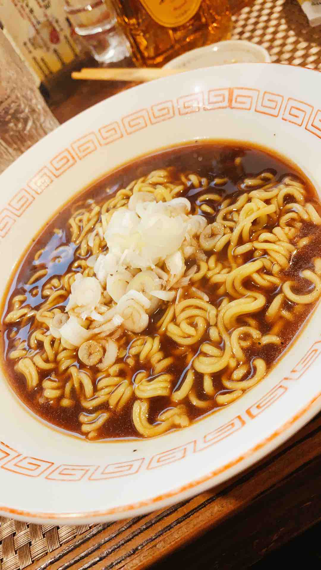 ヤクルト 地域限定ラーメン 富山ブラック とやもん 男の昼ごはん