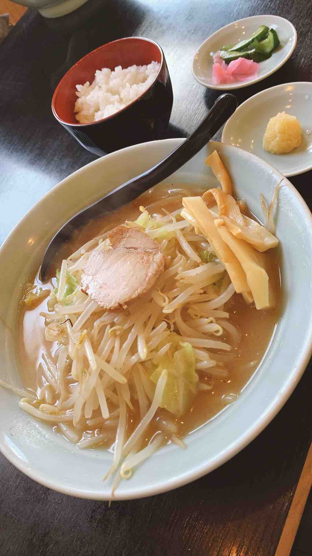 マリモ 人気味噌ラーメンの実力 とやもん 男の昼ごはん