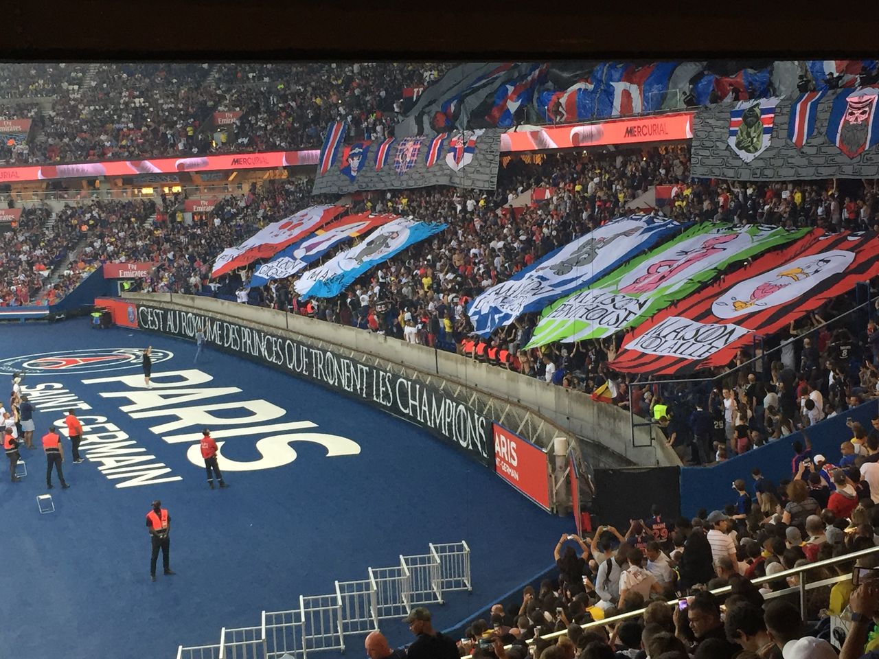 リーグ1の開幕戦 妻はパリの支局長 駐在夫のフランス生活 リーグ1の開幕戦 妻はパリの支局長 駐在夫のフランス生活