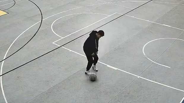 【動画】中国あるある、今度は体育館でバスケットボールが爆発～！w