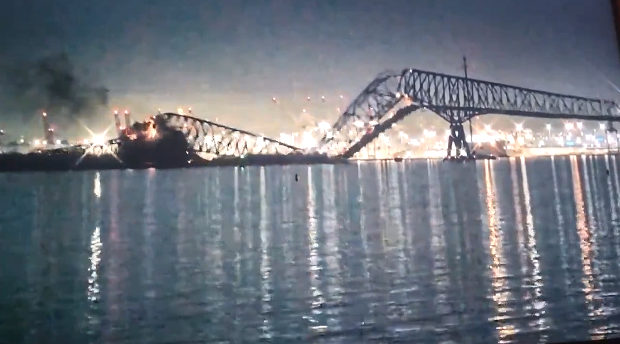【動画】米国、ボルチモア港の大橋に大型コンテナ船が衝突し崩落！その瞬間映像