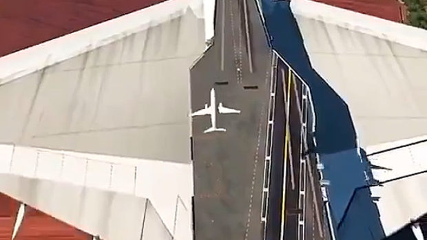 中国、人民解放軍が密かに開発？している「空飛ぶ空母」
