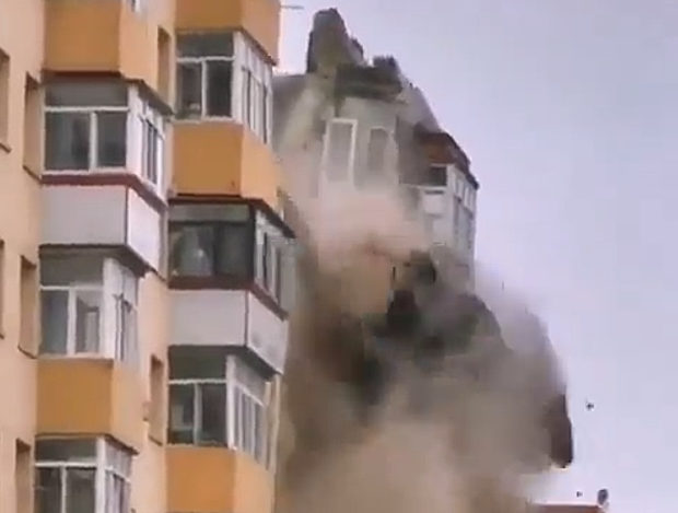 【動画】中国あるある、マンションの上層階が突然、崩壊！その瞬間～！