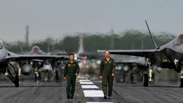 自衛隊 三沢基地で初の日米合同 エレファントウォーク 実施 日米コマンダーの勇姿 トーイチャンネット 時事ネタ 自衛隊 三沢基地で初の日米合同 エレファントウォーク 実施 日米コマンダーの勇姿 トーイチャンネット 時事ネタ