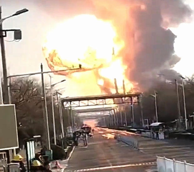 【動画】中国、今度は石油化学プラントが大爆発！巨大な火球きのこ雲がドーン！