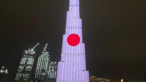 【ドバイ】日本の建国記念の日を祝し「ブルジュ･ハリファ」が「日の丸」にライトアップ-1