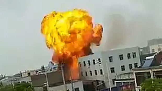 中国、またしても工場が爆発、炎上！大きな火球が膨れ上がる！