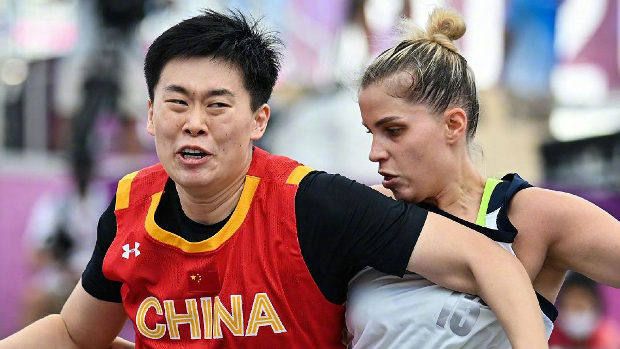 「どうしてアメリカ女子選手は中国男子選手と試合をしてるんだ？」