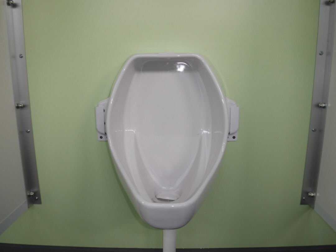 陶器便器です。珍しいコレクションです。 西浦製陶のアンティークトイレ