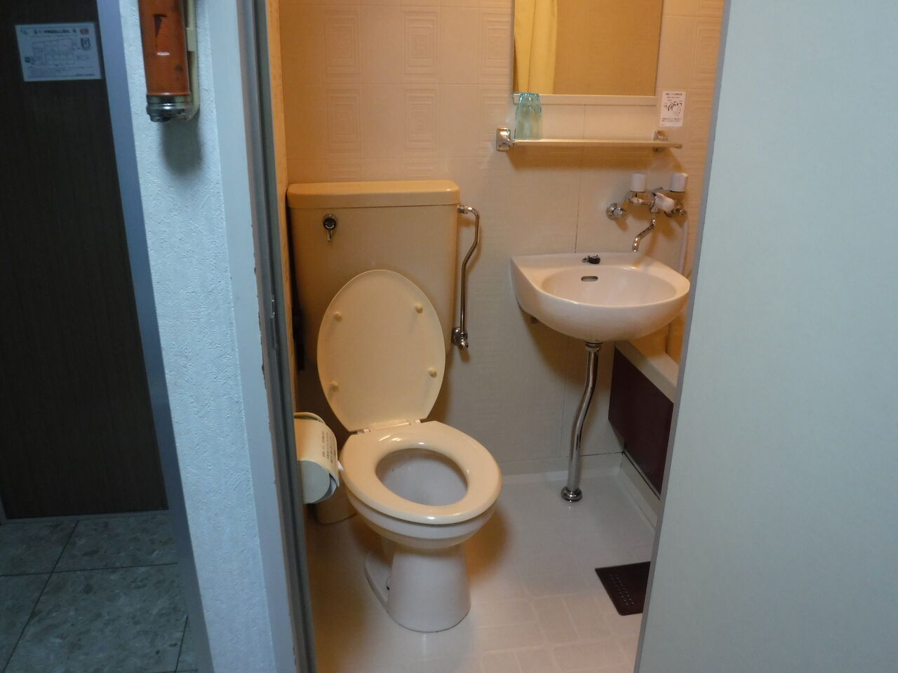 ユニットバスで見かけるトイレ器具 Toyoの旅行とトイレ調査日記