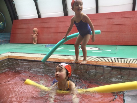 6EC8C4C1-CF7F-4E63-A70F-428D7A3D889C