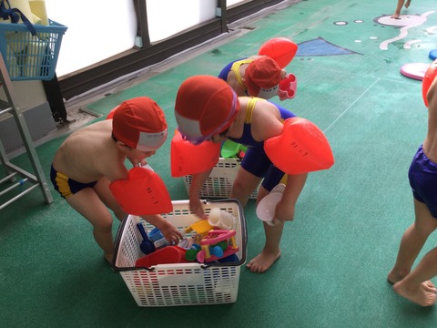 CB2EA4EA-B3E0-484E-B7A8-8AA04FCCFF10