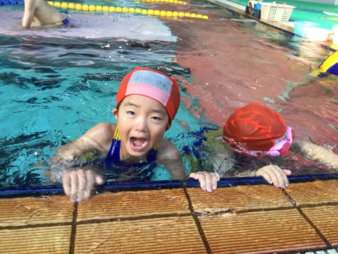 DBF4BE4B-D9DE-4DEC-9B4A-904E1461A3B6