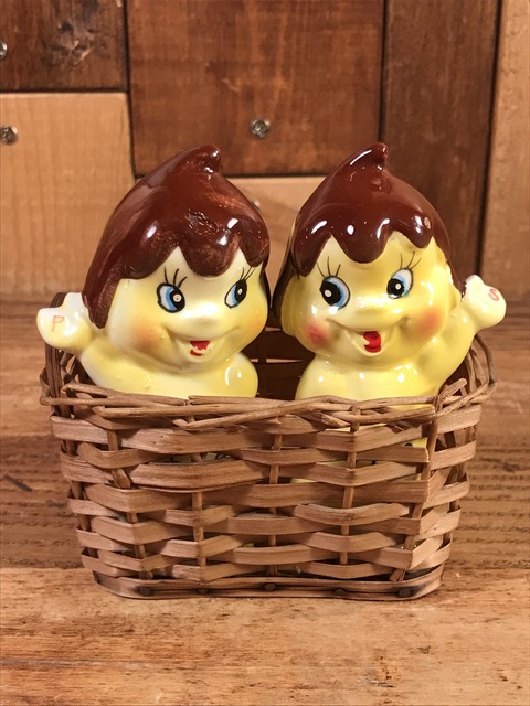 Vintage Tasty Freeze “tee & eff” Salt & Pepper (1)