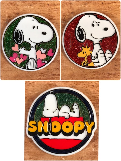 Vintage Monogram Peanuts Snoopy Plastic Pinbacks