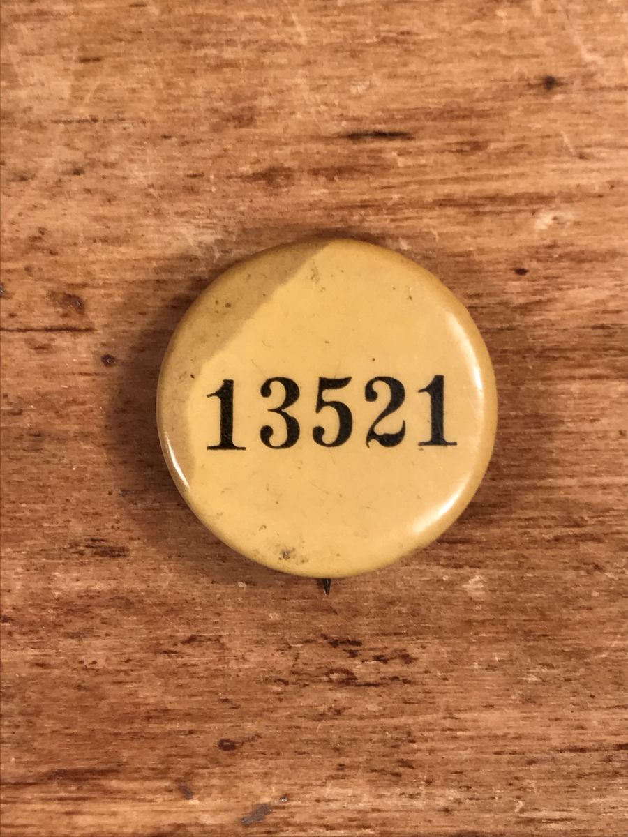 1900～1940'sの古い缶バッジのアイテムを18点Webショップにアップしま