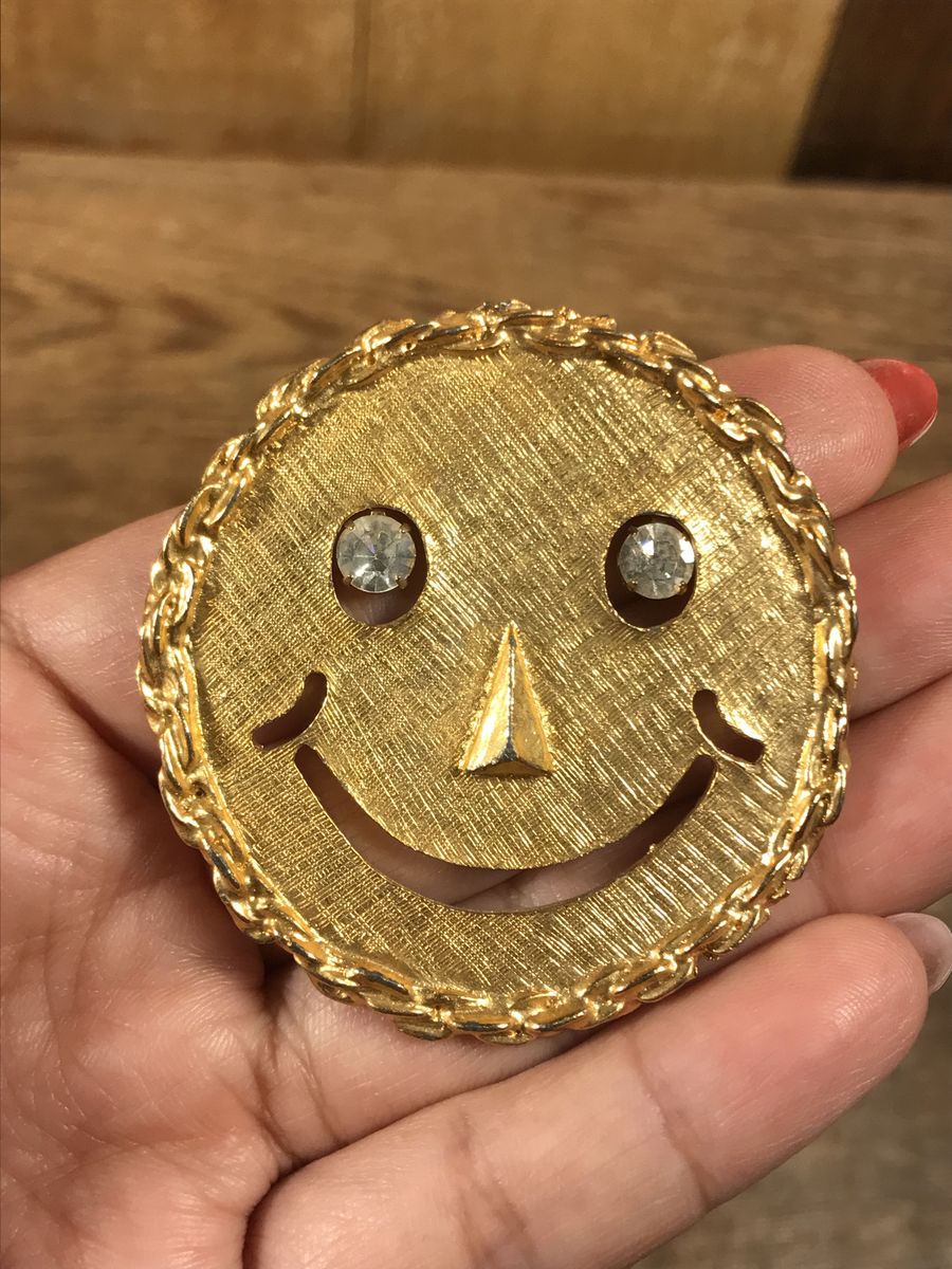 スマイル柄ラグマット(デットストック) スマイル柄ラグマット(デットストック) - メルカリ