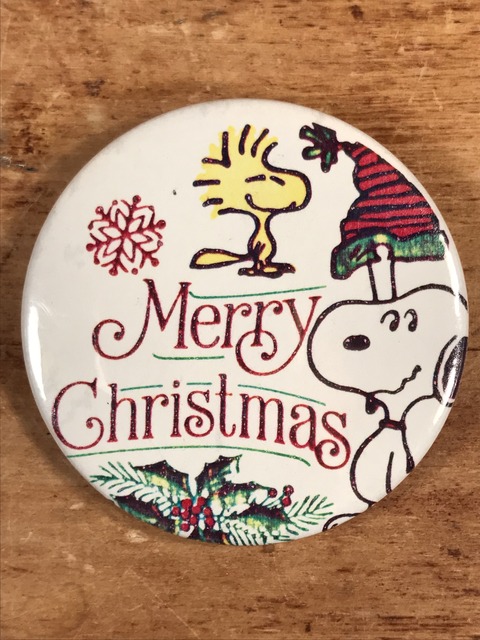 Vintage Peanuts Snoopy Merry Christmas Pinback (1)