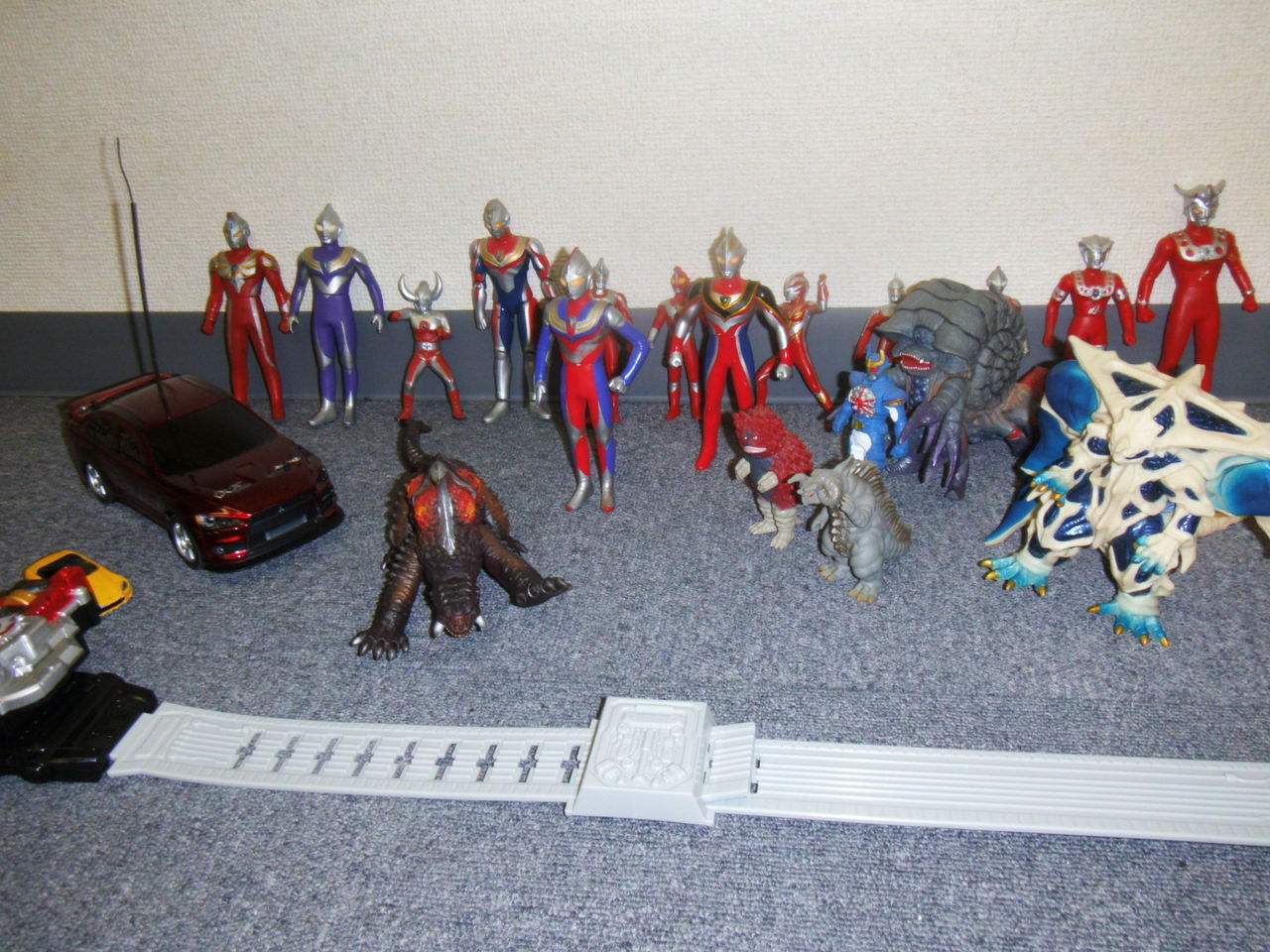 福岡県北九州市に戦隊物のおもちゃの出張買取に伺いました おもちゃ ウルトラマンソフビ ライダーベルト 特撮 出張 買取 売る おもちゃ買取 トイズキング スタッフブログ 全国どこでも出張買取