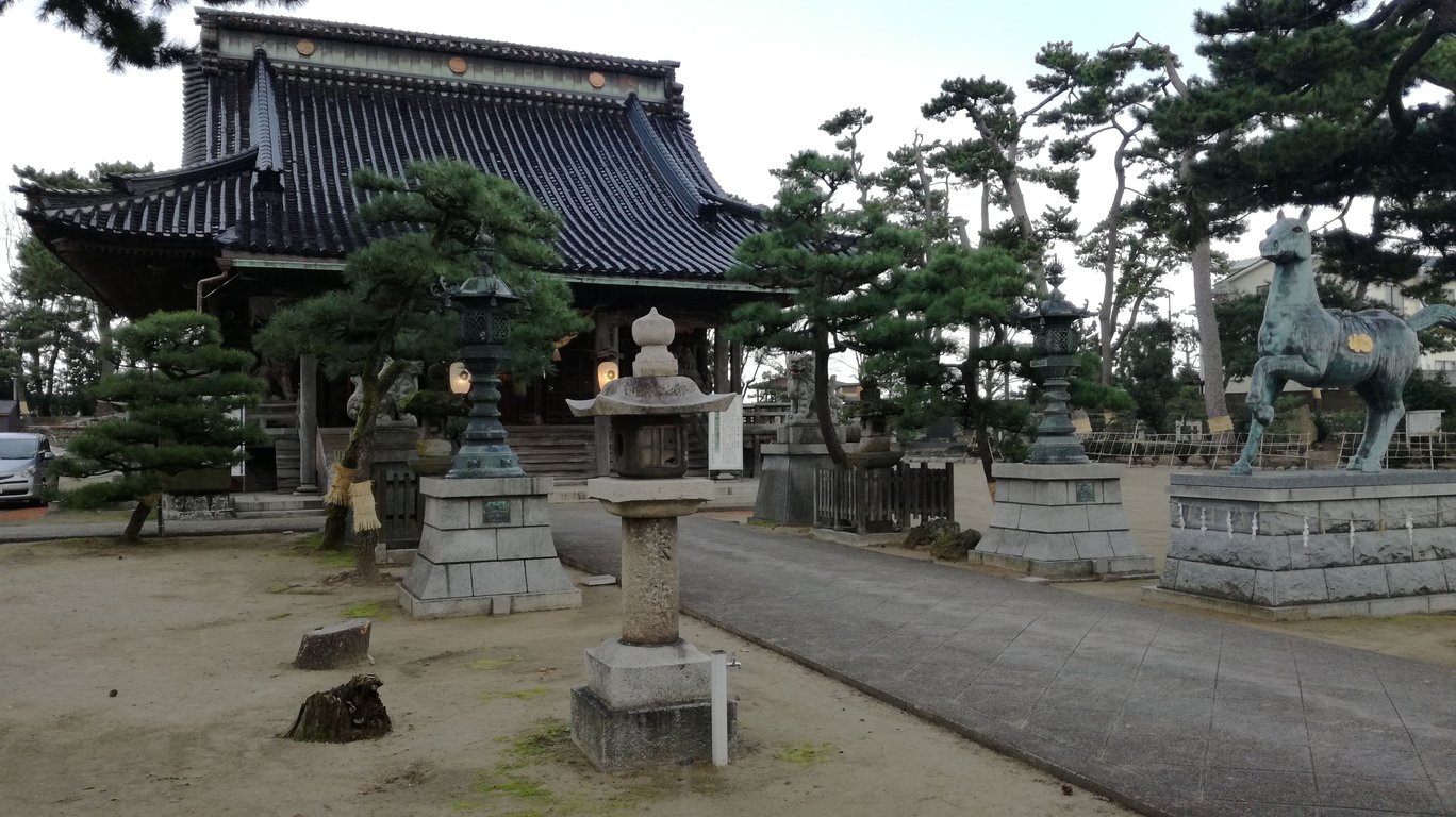 富山 射水市 放生津八幡宮の御朱印と木彫りの狛犬 きまぐれ御朱印 大木巡り 富山 射水市 放生津八幡宮の御朱印と木彫りの狛犬 きまぐれ御朱印 大木巡り