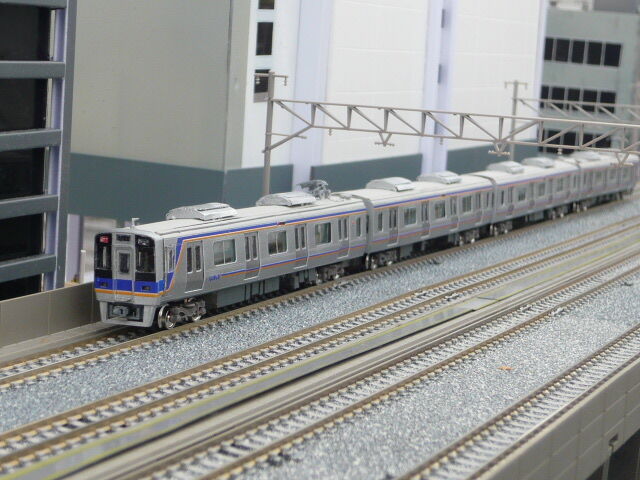 高架複々線2を行く南海電車たち この1（南海8000系） : 鉄・模 ROOM