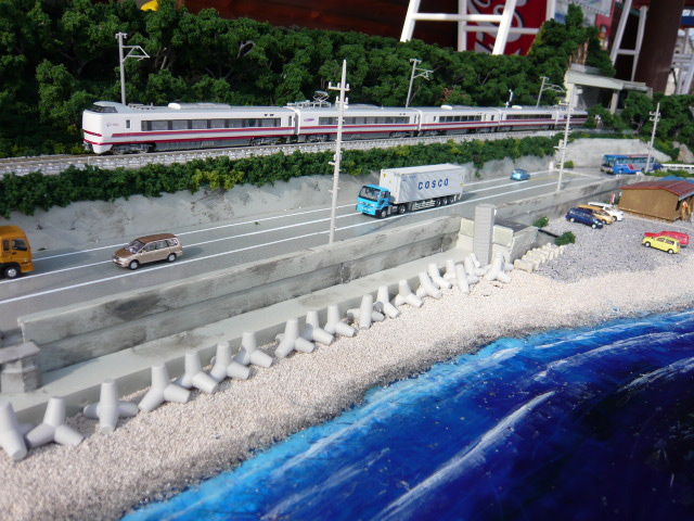 ジオラマ・不治埼海岸をゆく この8（683系8000番台） : 鉄・模 ROOM