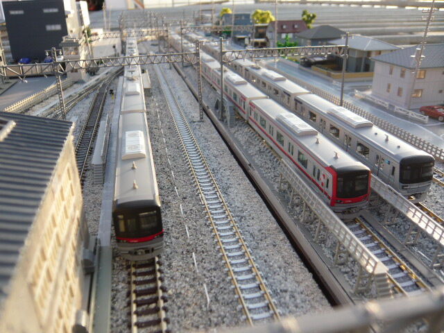 ようやく導入東武70090系ことTHライナー : 鉄・模 ROOM