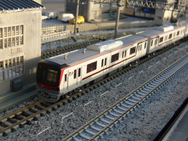 ようやく導入東武70090系ことTHライナー : 鉄・模 ROOM