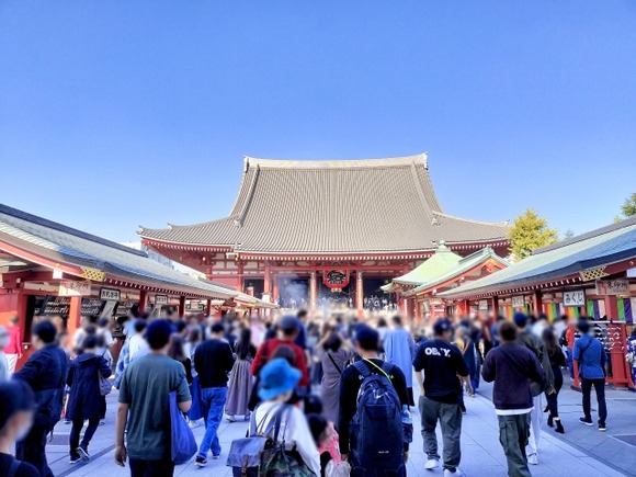 「店が高くて全然入れない」「社会勉強になりそう」カズレーザー、浅草訪れた修学旅行生の現状に驚き