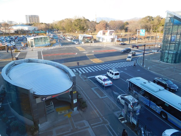 2880px-TX_Tsukuba_station_exits