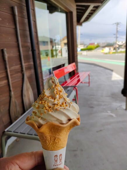 【画像】で、でた～ｗｗｗｗ道の駅でソフトクリーム食べるバイク乗りｗｗｗｗｗｗｗ