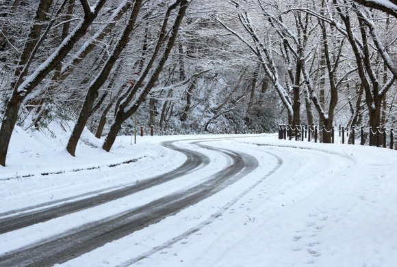 普通タイヤで雪道行くことになったんだが