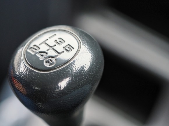 【悲報】絶滅危惧種のMT車ユーザー、AT車ユーザーにウザがられていた