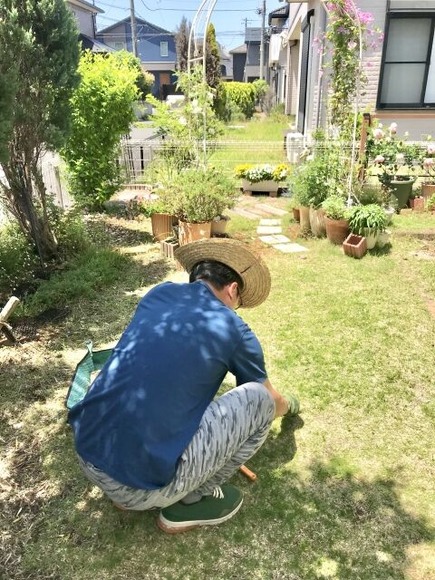 草むしり1時間したら滝汗でワロタ