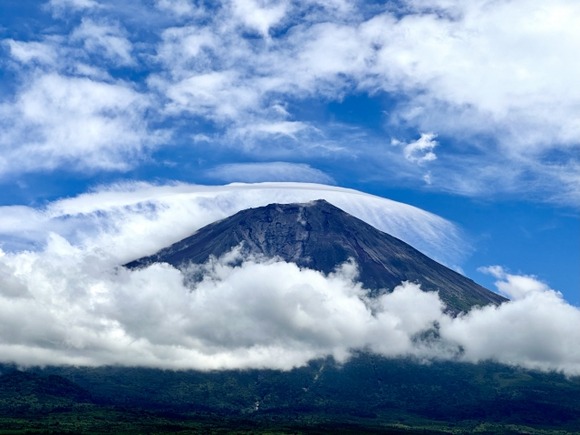 【富士山】最初相場がわからんくて水6Lくらい持って登った…とんでもなかった